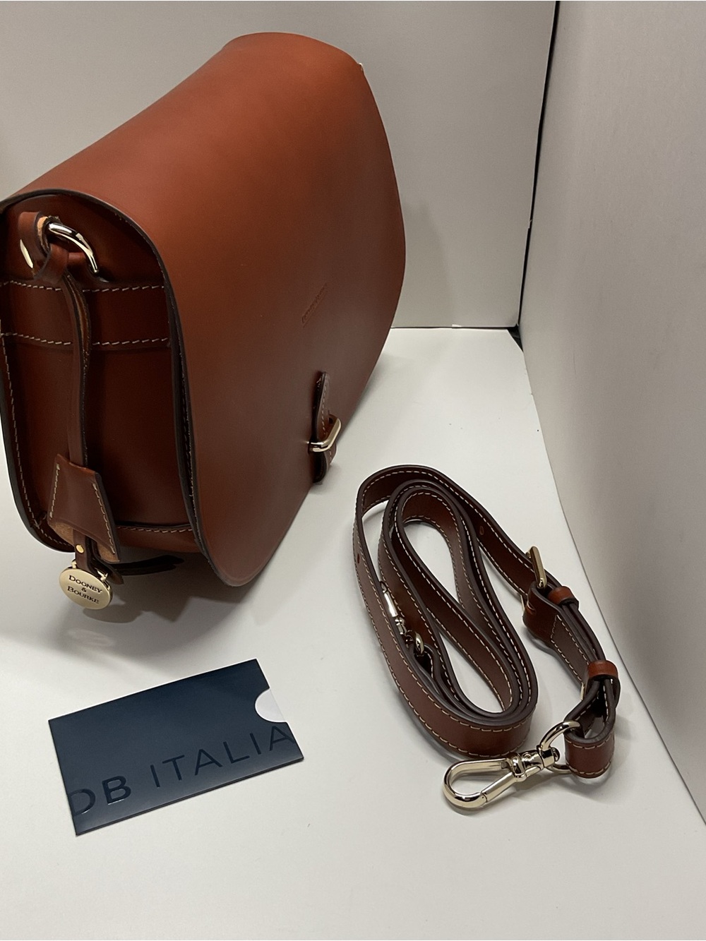 Dooney and Bourke Alto Leather Brown Leather Saddle Bag with Detachable Strap - Picture 3 of 6